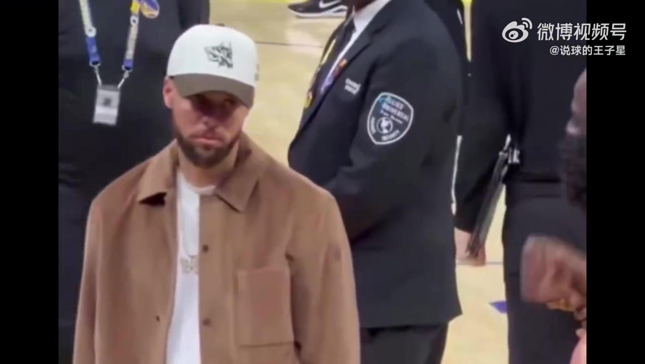 解说：追梦穿大花袄真有1234我爱勇士那味道 勇士坏在今天他上了